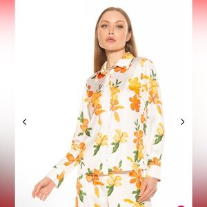 Alexia Admor Ginger Blouse IVORY FLORALS Button Down